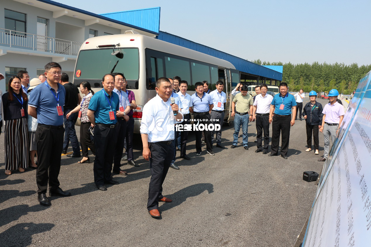 灌云縣人大常委會(huì )副主任郭家登帶隊視察參觀(guān)科洛吉和沙英喜公司